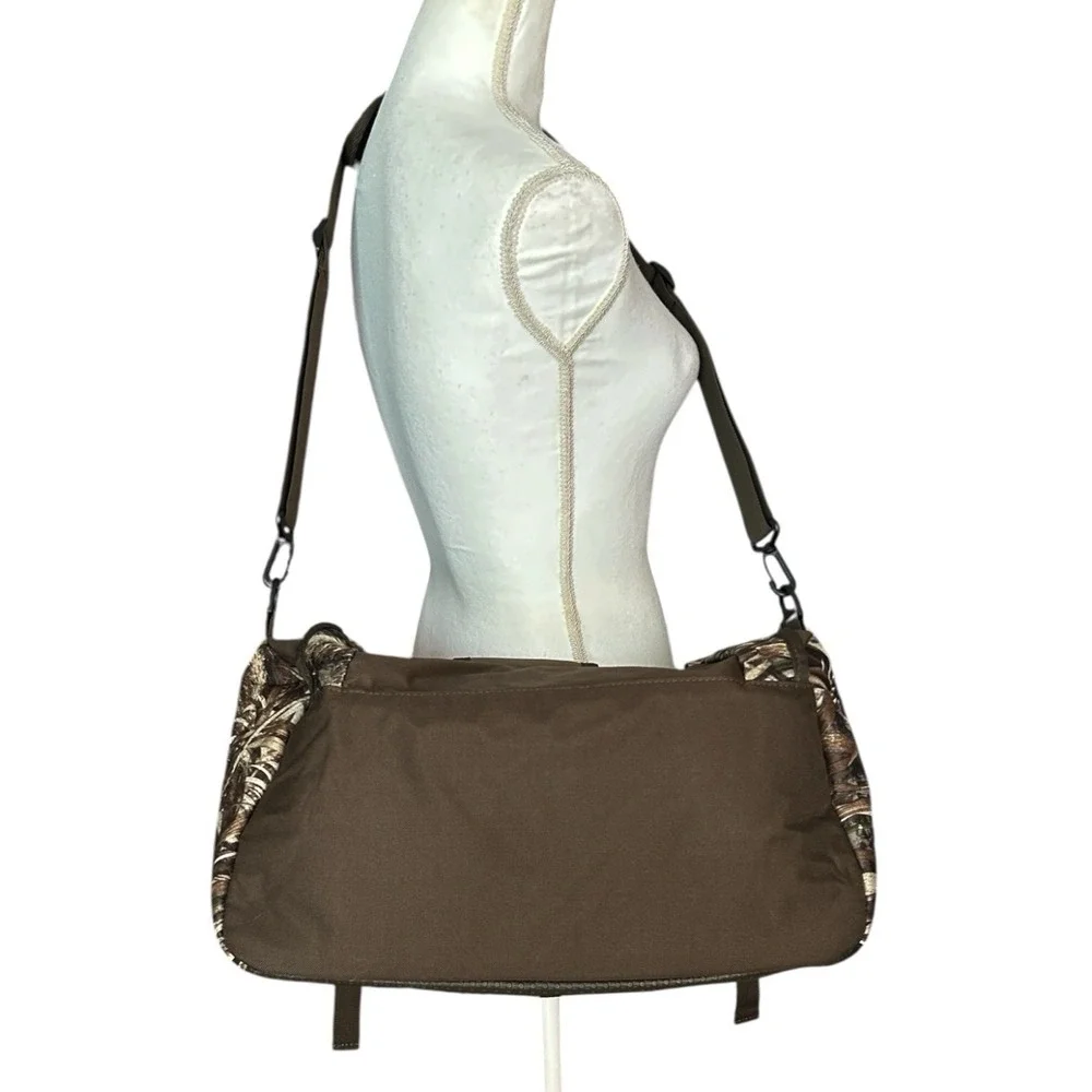 GAME WINNER in Realtree Xtra Camouflage Hunting Gear Shoulder Game Bag Tactical